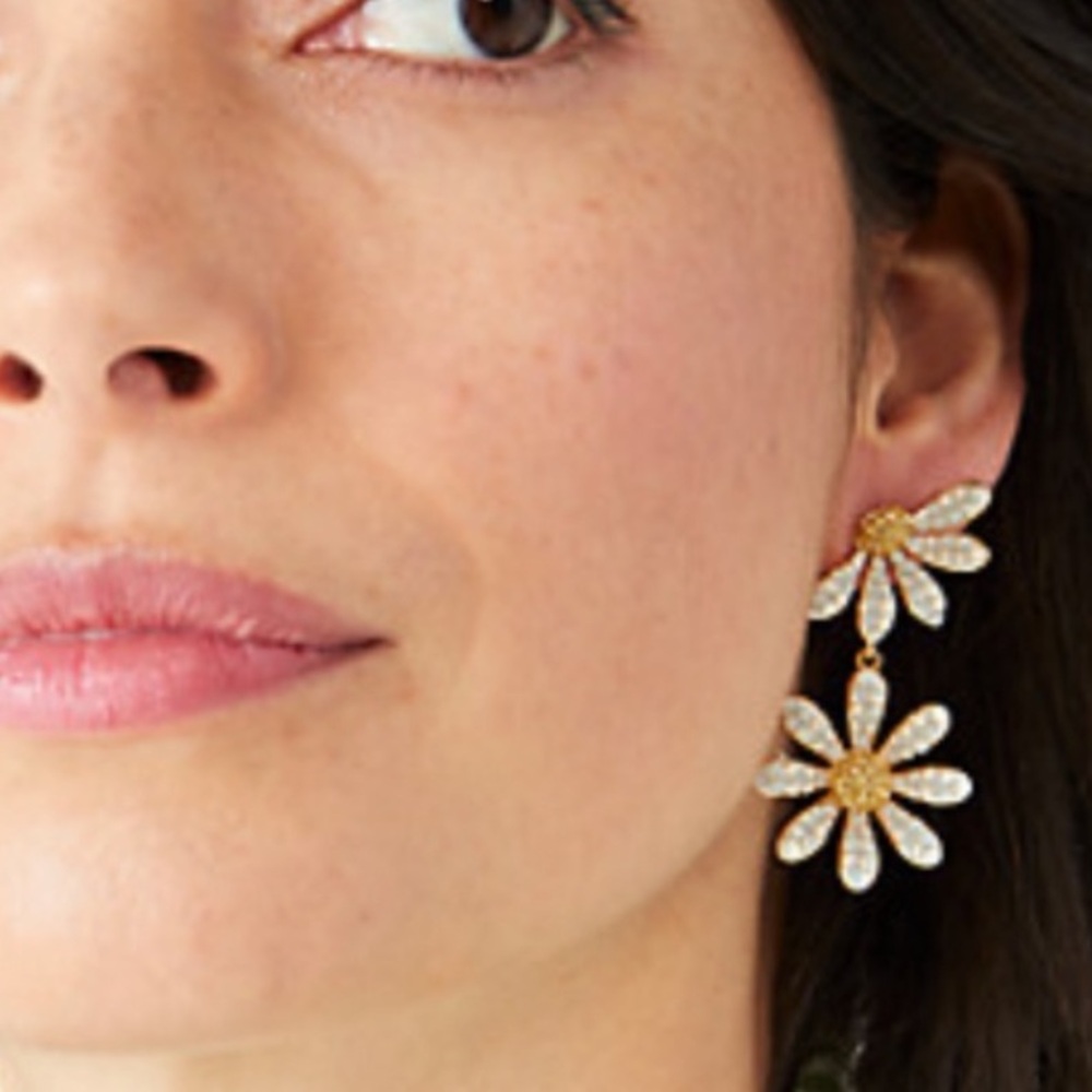 Kate spade Elegant Gold and White Daisy Earrings